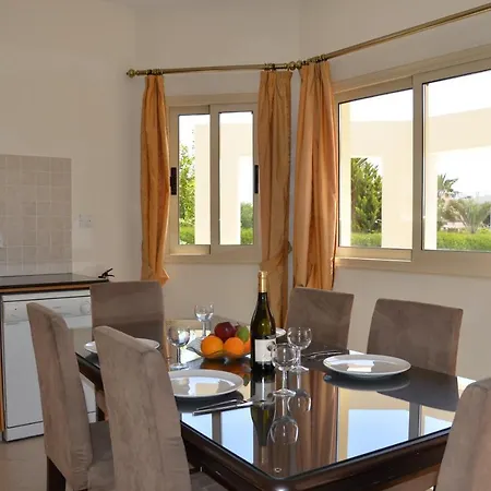 Villa Coralia Dream 3, Walking Distance To Coral Bay Strip *