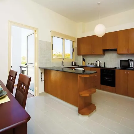 Coralia Dream 3, Walking Distance To Coral Bay Strip *